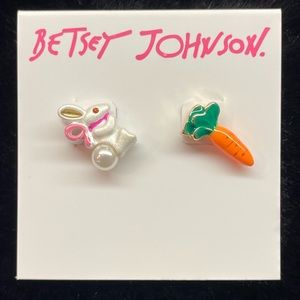 🆕 Betsey Johnson Earrings Mismatched Set: Bunny 🐰 + 🥕 Carrot